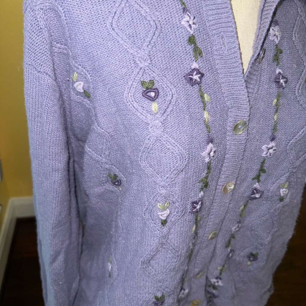 Vintage Alfred Dunner Lavender Floral Embroidered Cardigan - Picture 8 of 10